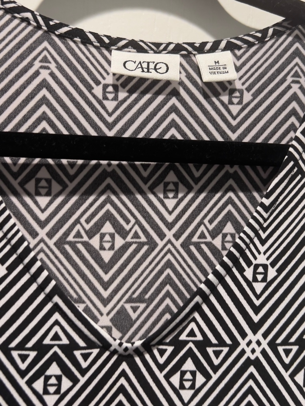 Cato Black & White Geometric Fringe V-Neck Tee, size medium - Picture 3 of 5